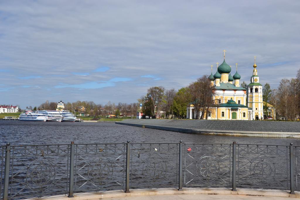 Volzhskaya Riviera Hotel Uglich Exterior foto